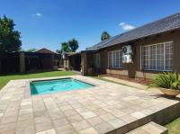 3 Bedroom 2 Bathroom House for Sale for sale in Verwoerdpark