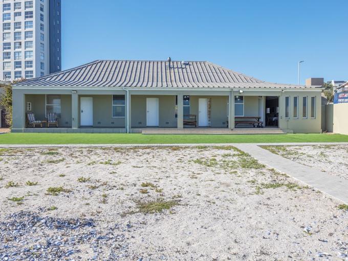4 Bedroom House to Rent in Bloubergstrand - Property to rent - MR681404