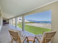 of property in Bloubergstrand