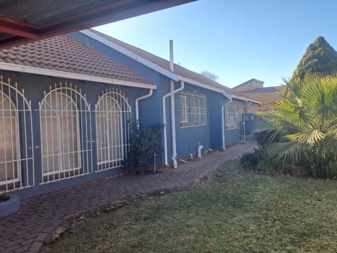 4 Bedroom House for Sale For Sale in Mulbarton - MR681419