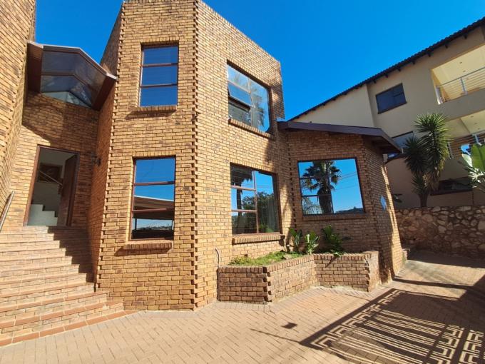 3 Bedroom House for Sale For Sale in Oakdene - MR681422