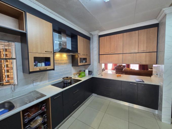 3 Bedroom Simplex for Sale For Sale in Middelburg - MP - MR681423
