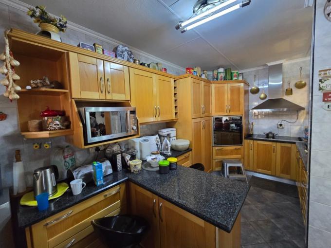 3 Bedroom Simplex for Sale For Sale in Middelburg - MP - MR681426