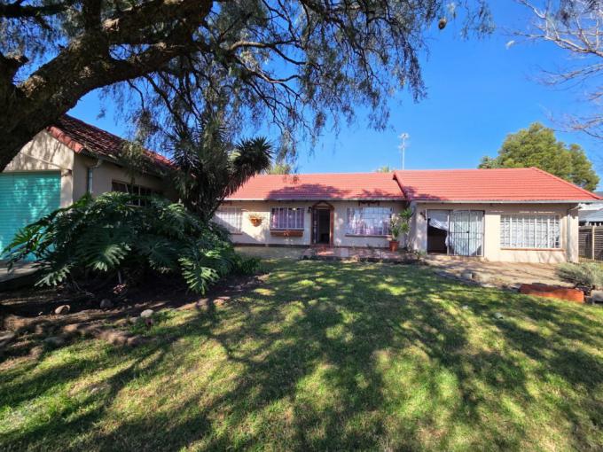 3 Bedroom House for Sale For Sale in Brackendowns - MR681471