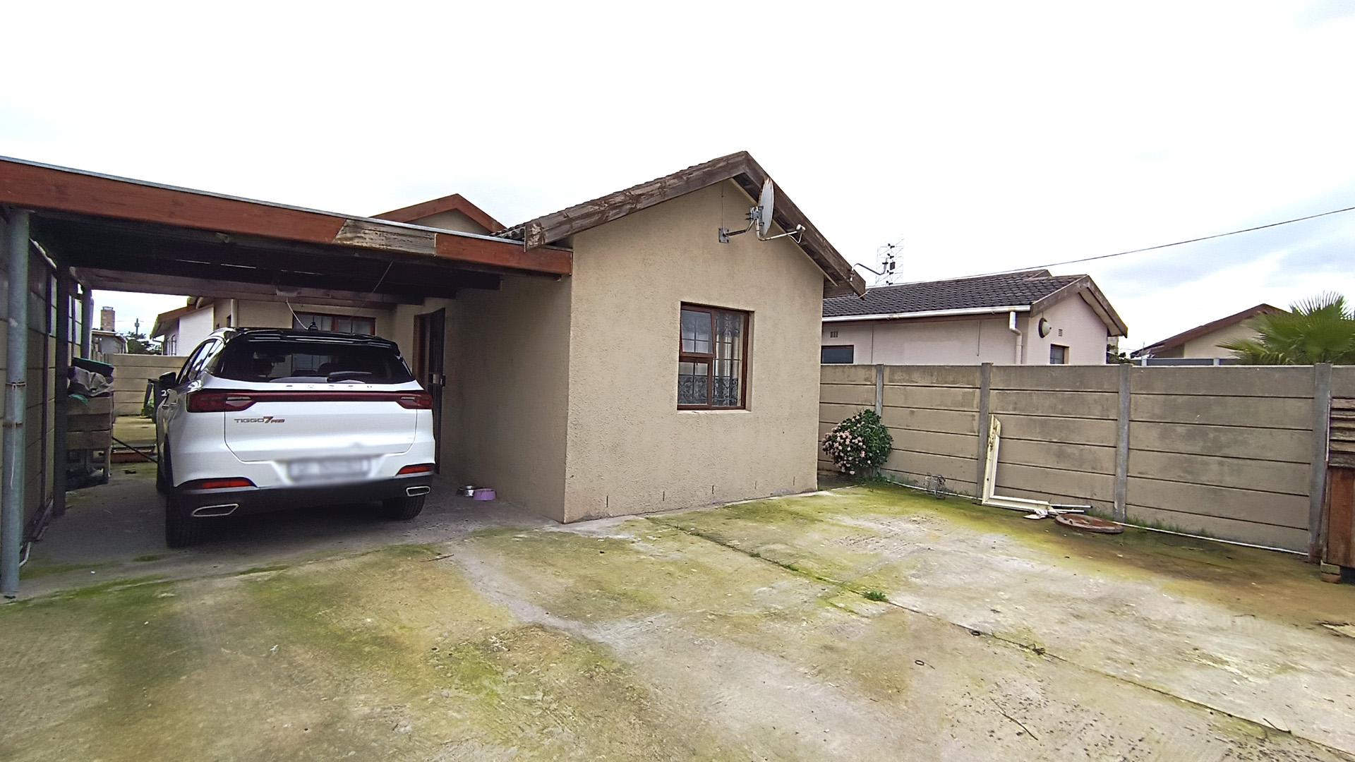 Front View of property in Kuils River