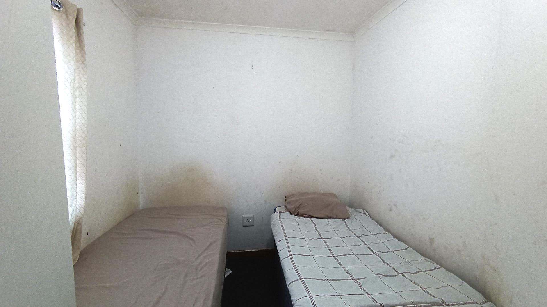 Bed Room 1 - 8 square meters of property in Kuils River