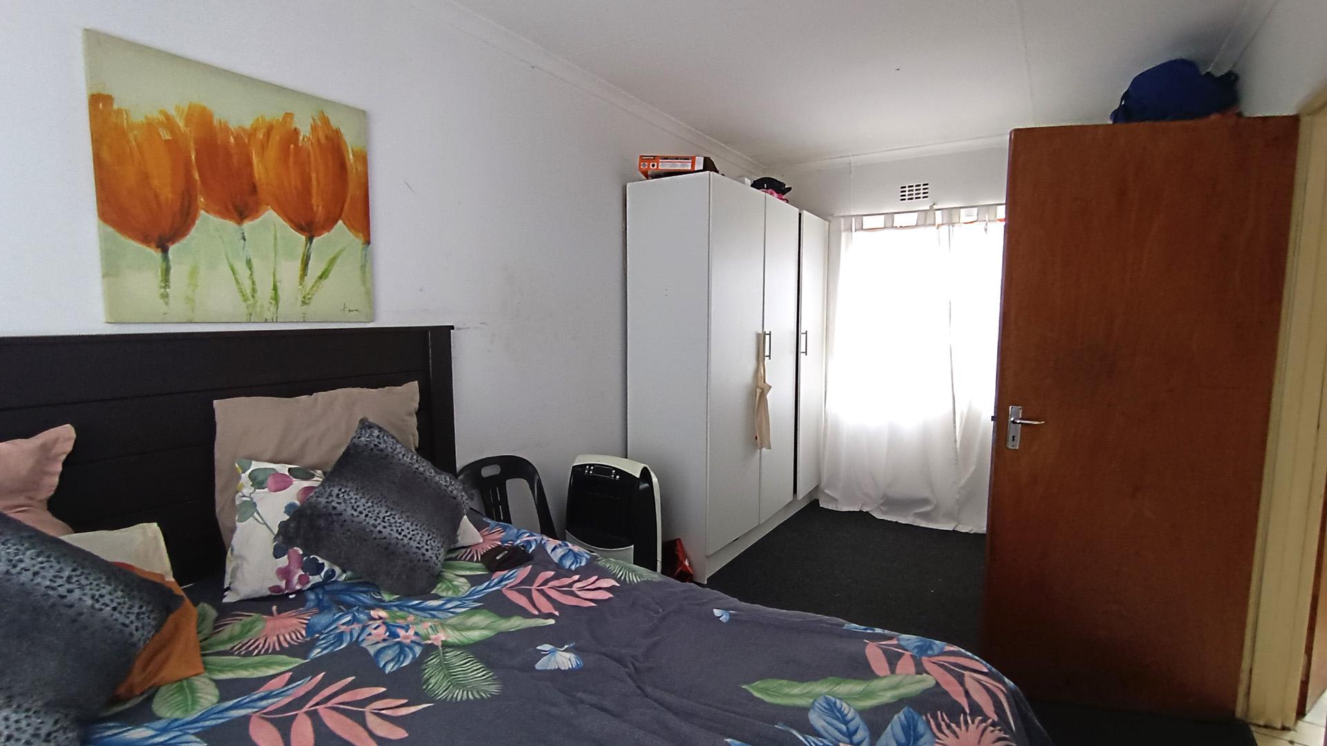 Bed Room 2 - 15 square meters of property in Kuils River