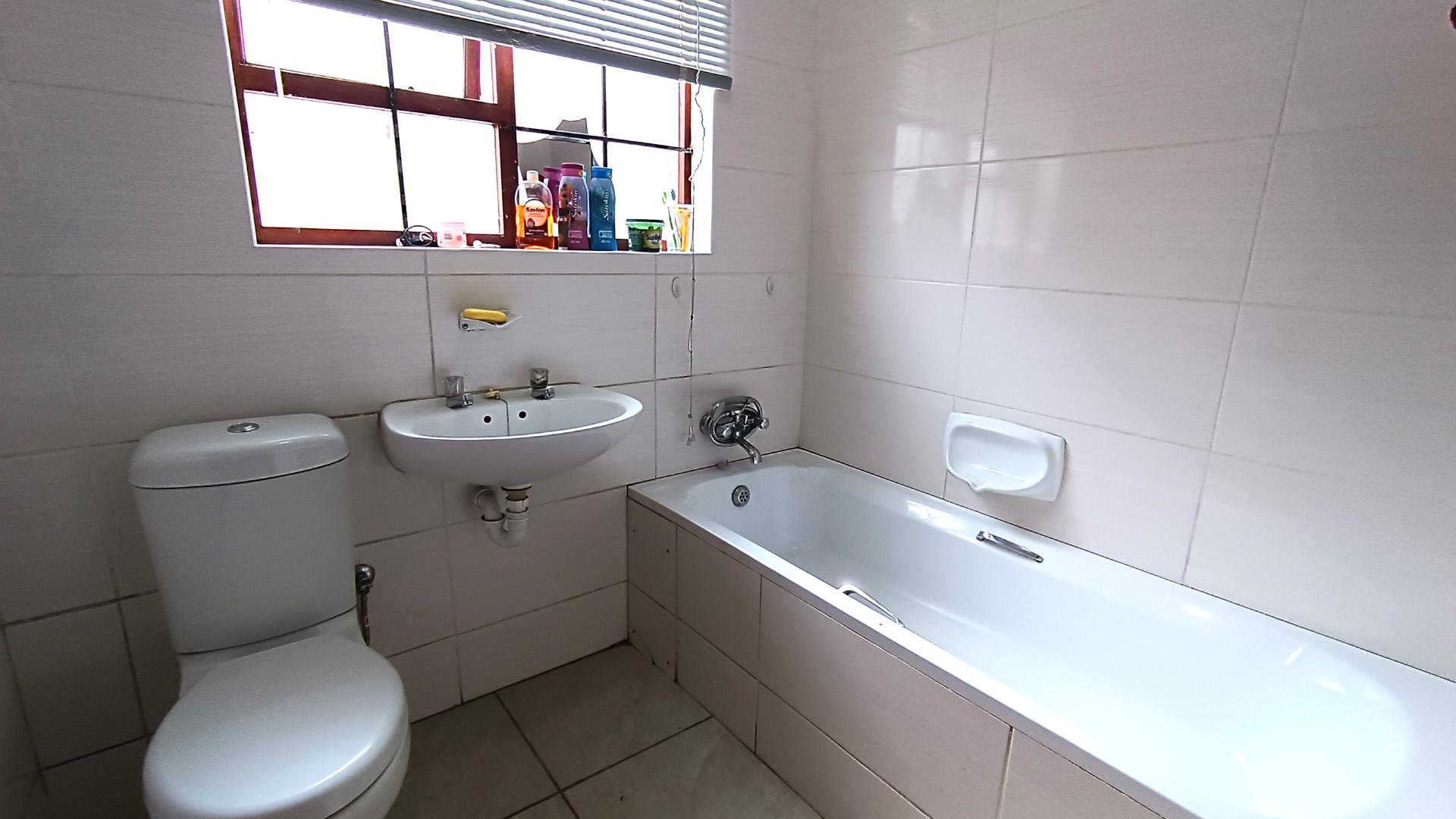 Bathroom 1 - 4 square meters of property in Kuils River