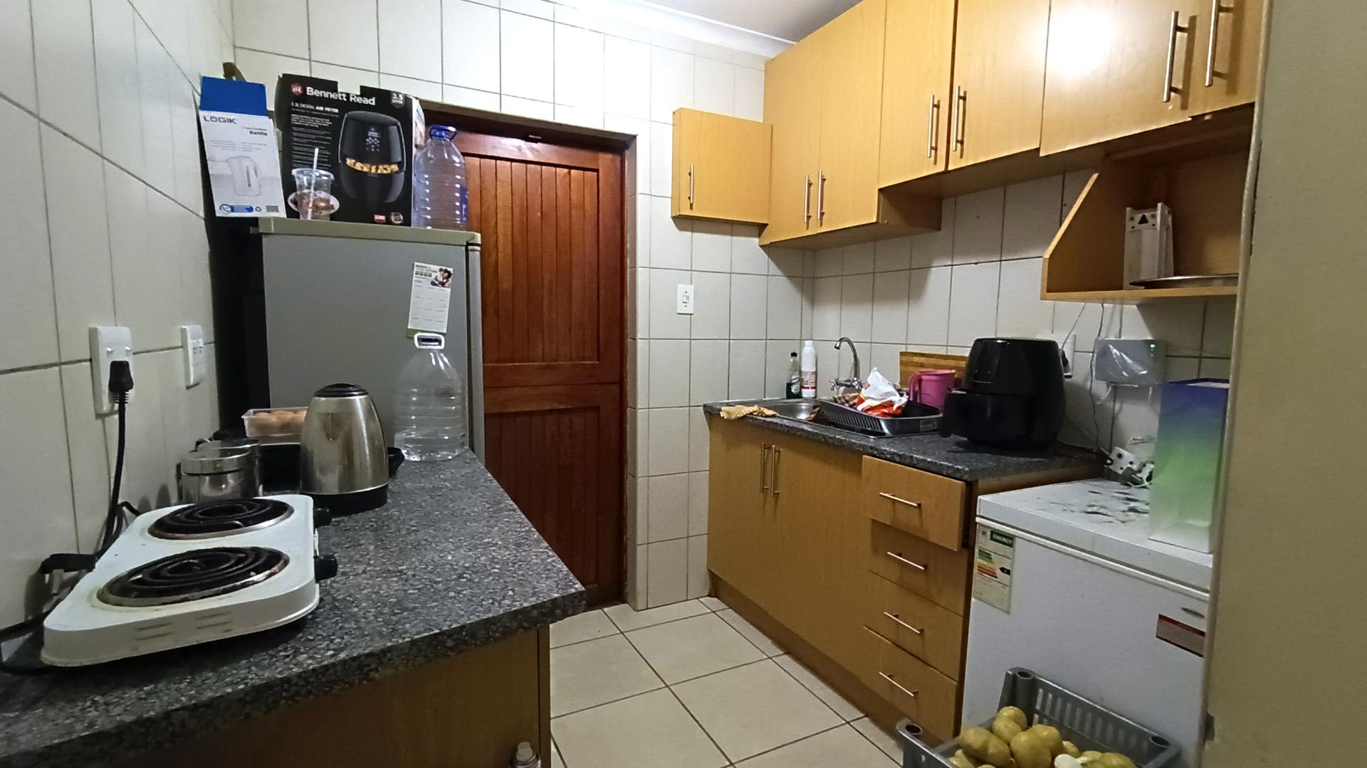 Kitchen - 6 square meters of property in Kuils River