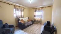 Lounges - 16 square meters of property in Kuils River