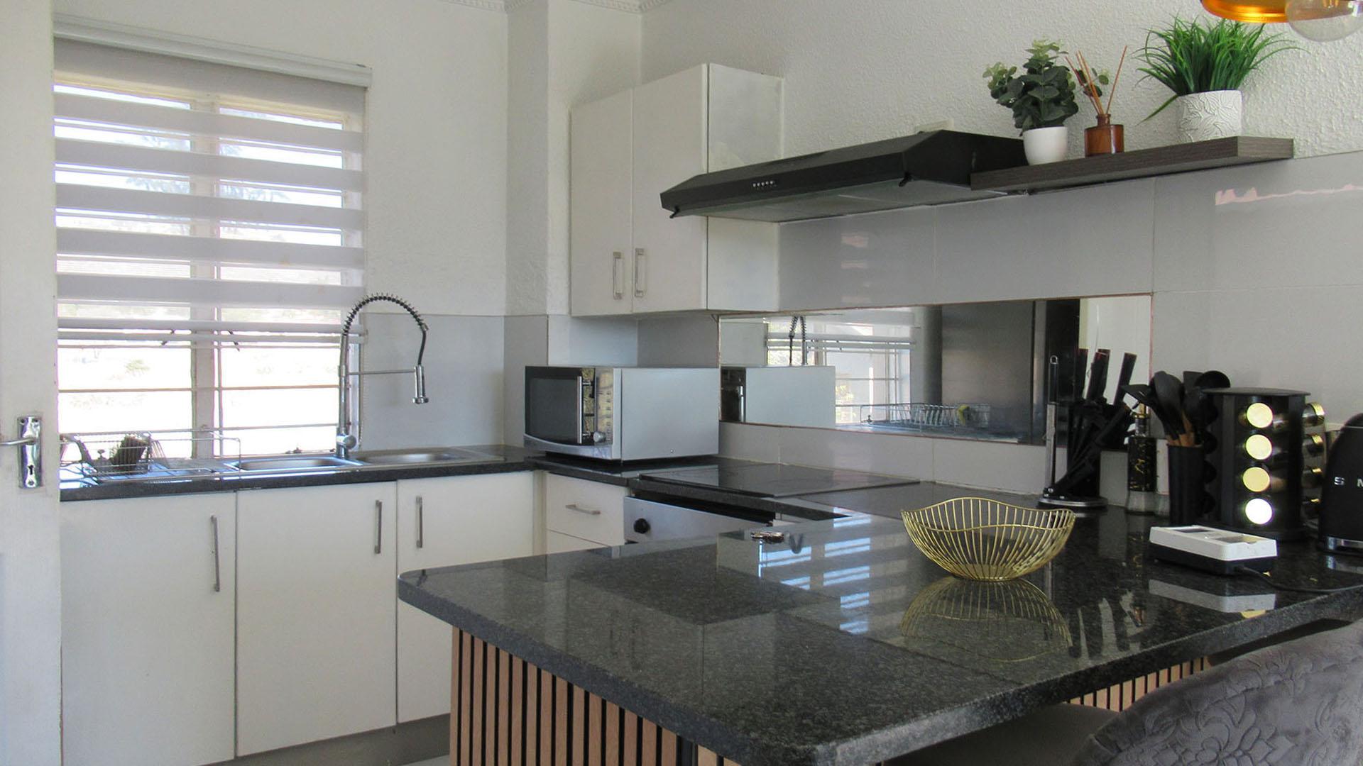 Kitchen - 9 square meters of property in Willowbrook