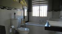 Bathroom 1 - 5 square meters of property in Willowbrook