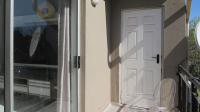 Balcony - 6 square meters of property in Willowbrook