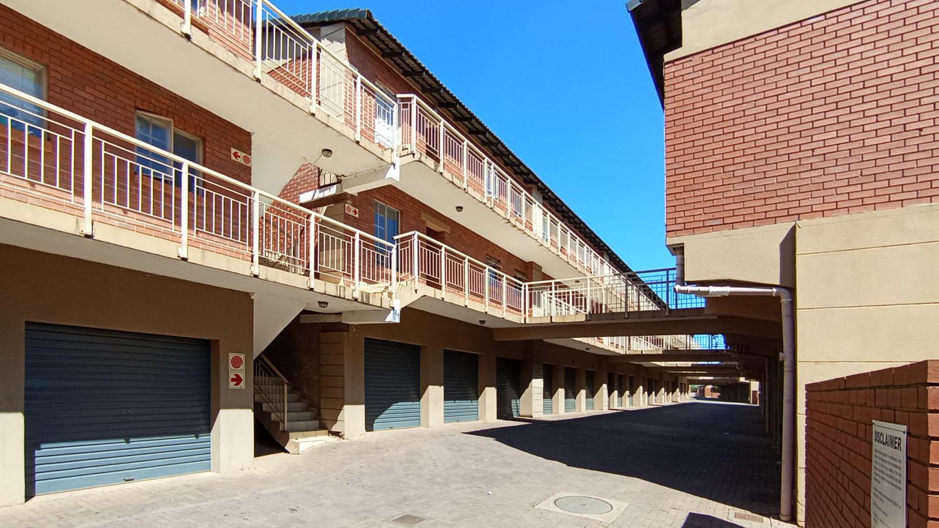 Front View of property in Equestria