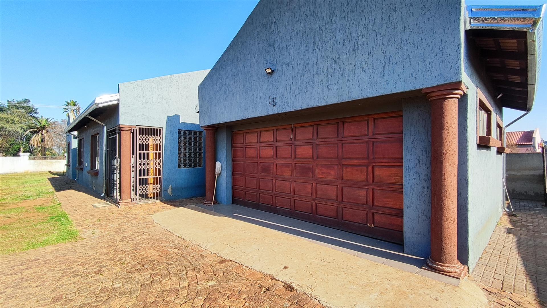 Front View of property in Kookrus