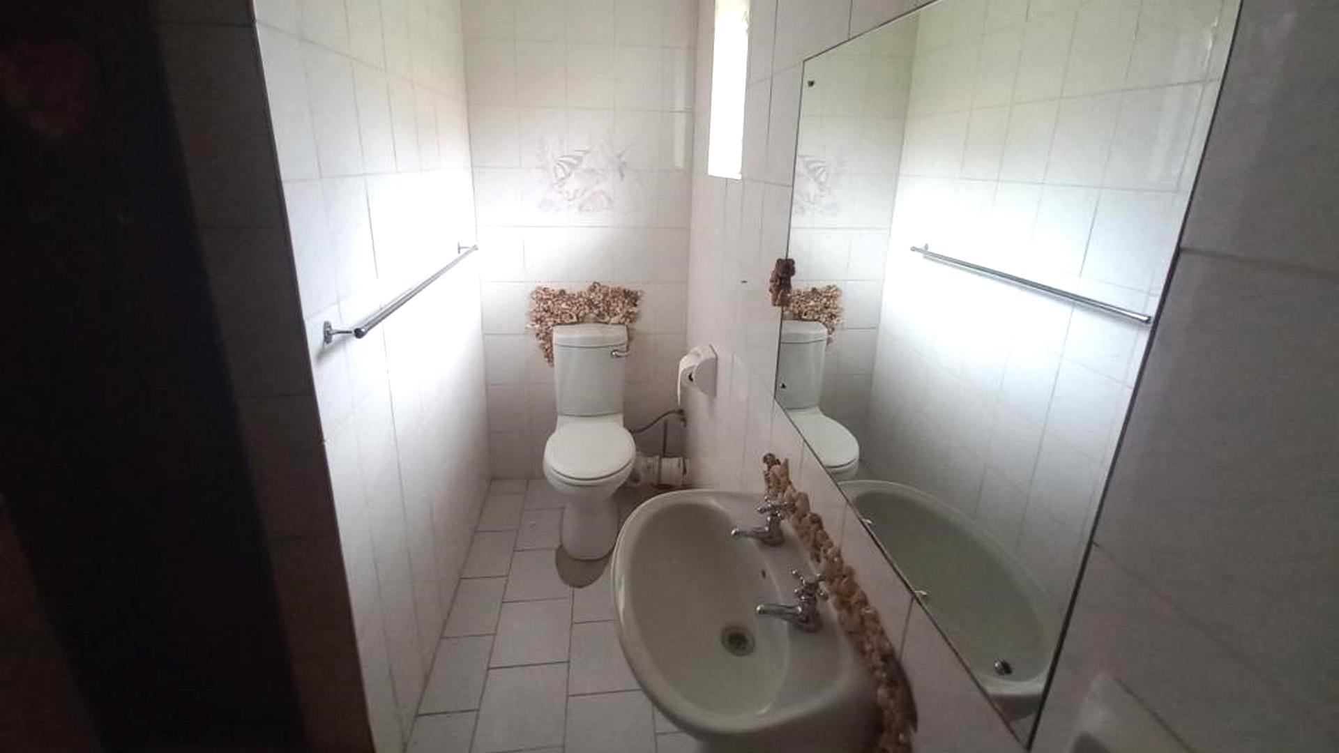 Bathroom 3+ of property in Mokopane (Potgietersrust)