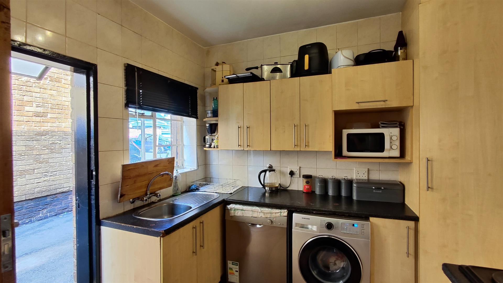 Kitchen - 7 square meters of property in Rhodesfield
