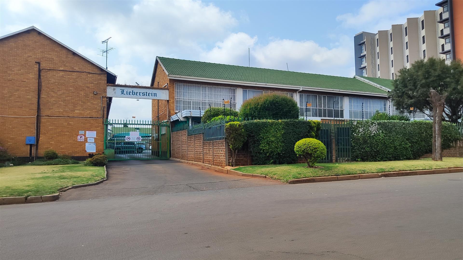 Front View of property in Rhodesfield