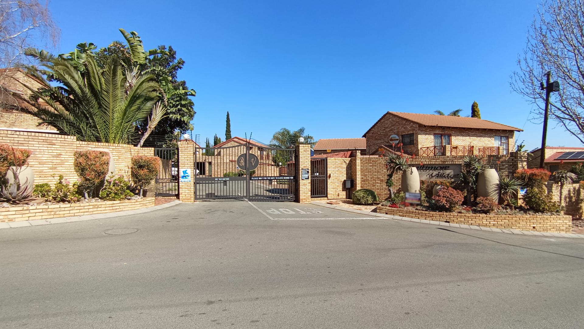 Front View of property in Radiokop