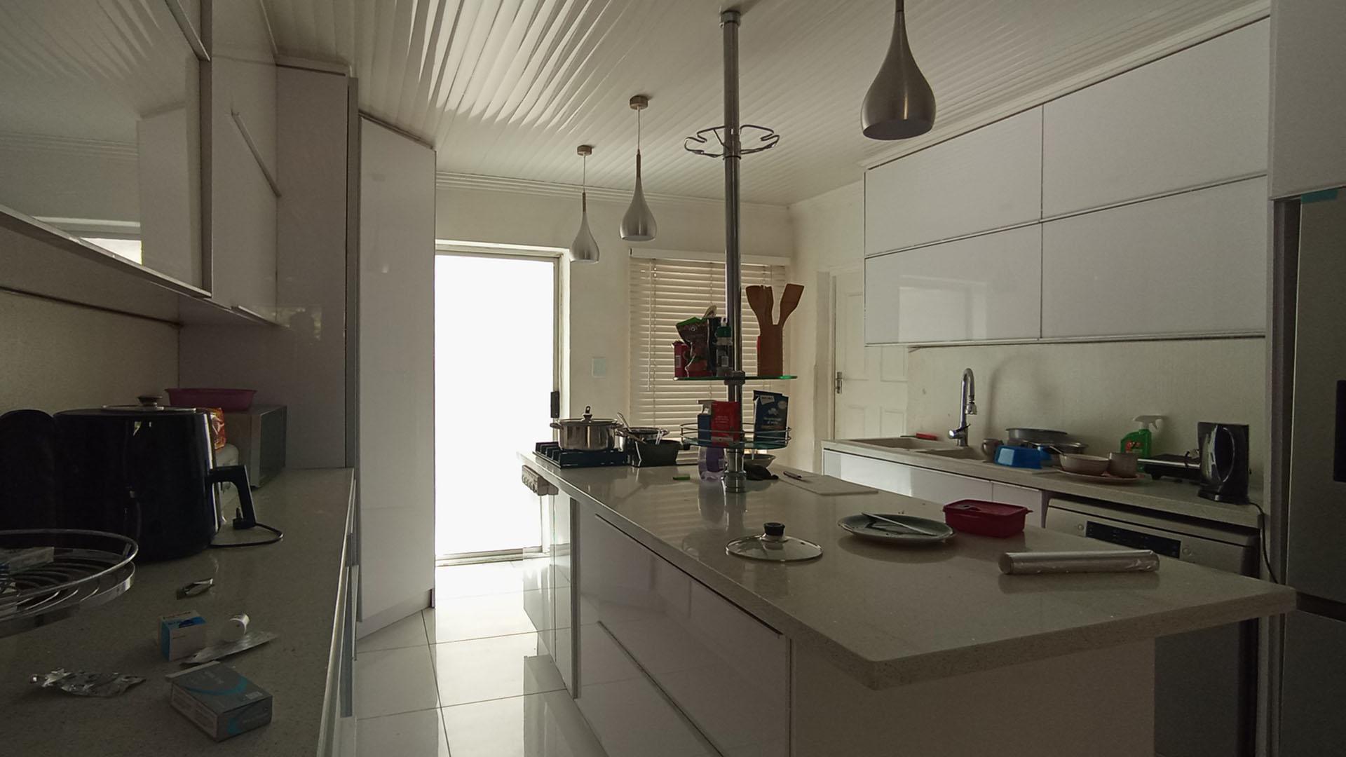 Kitchen - 13 square meters of property in Willow Park Manor