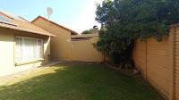 Garden of property in Willow Park Manor