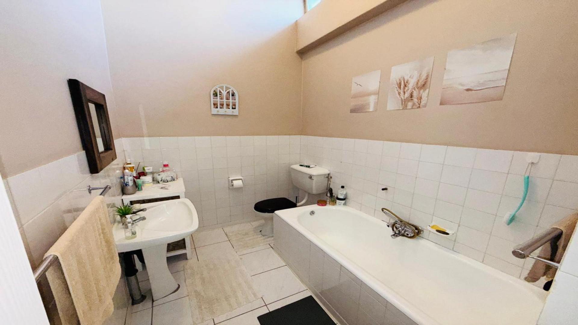 Bathroom 1 of property in Bloemfontein