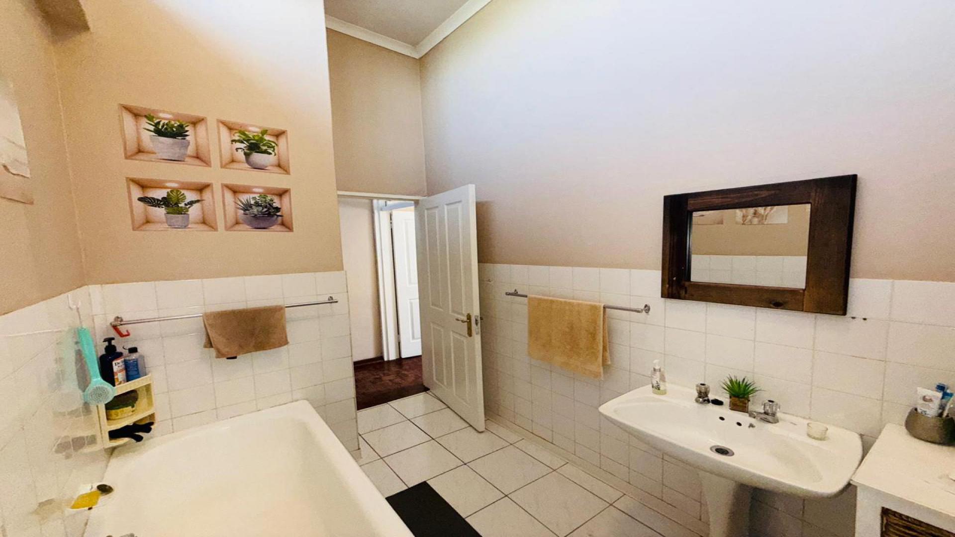 Bathroom 1 of property in Bloemfontein