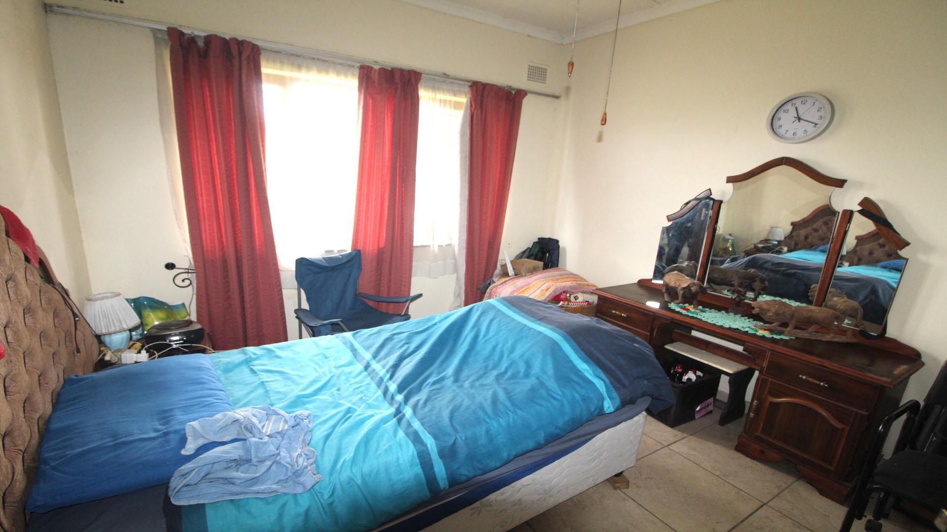 Bed Room 3 - 14 square meters of property in Sea View 