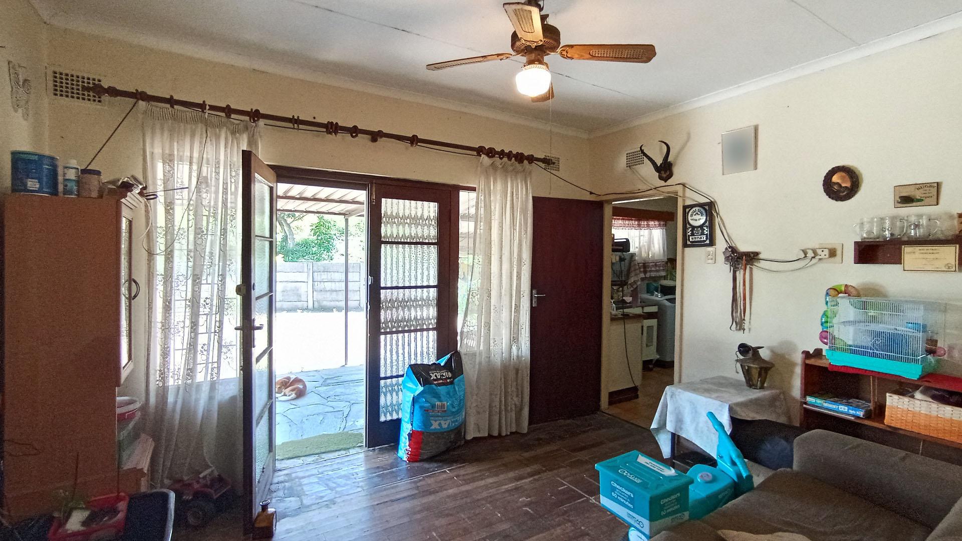 Dining Room - 15 square meters of property in Sea View 