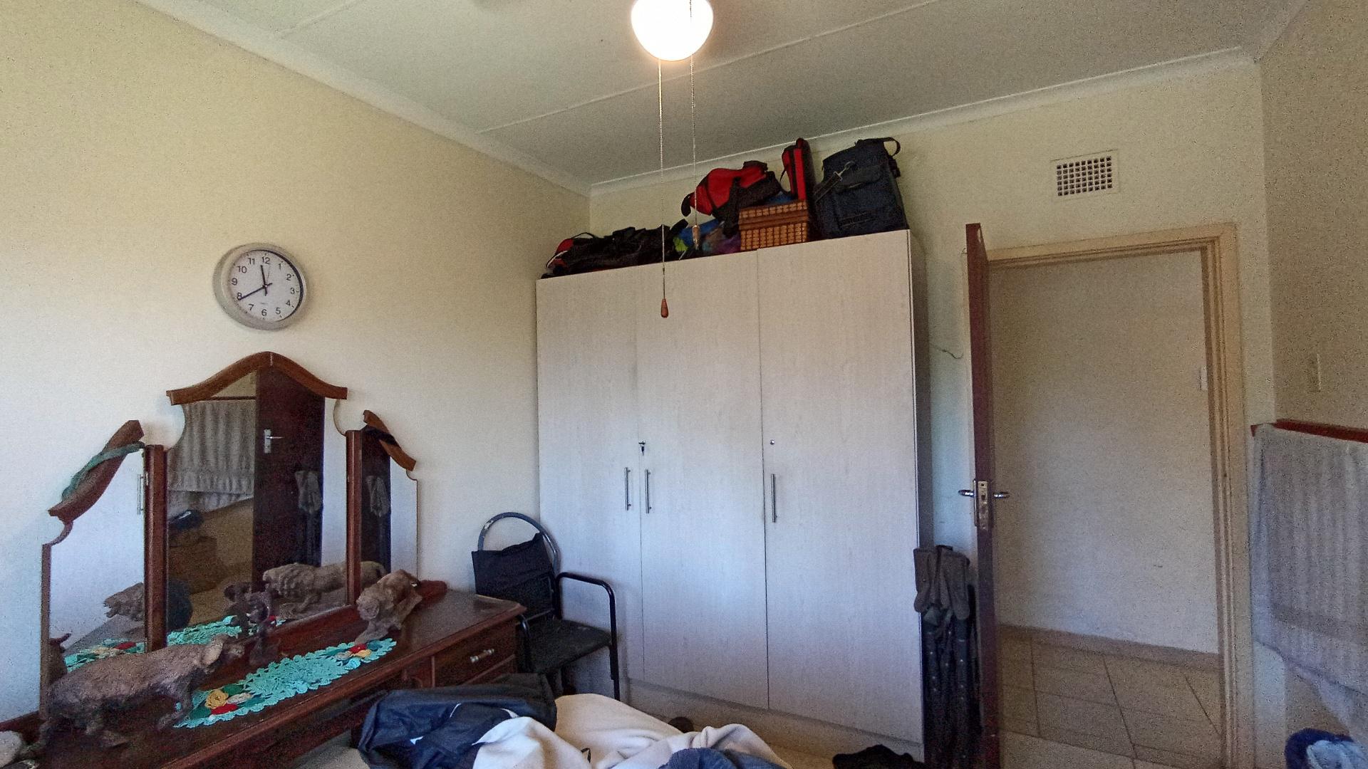 Bed Room 3 - 14 square meters of property in Sea View 