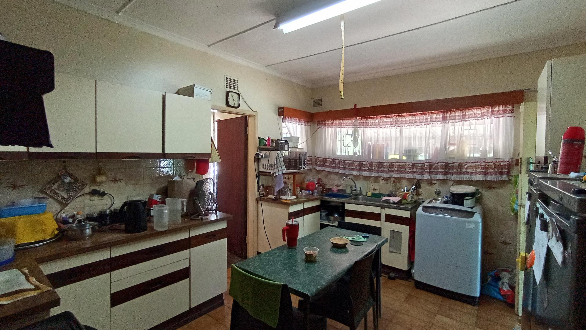 Kitchen - 26 square meters of property in Sea View 