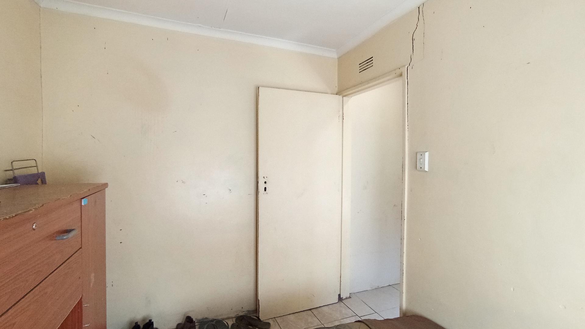 Bed Room 1 - 8 square meters of property in Umlazi