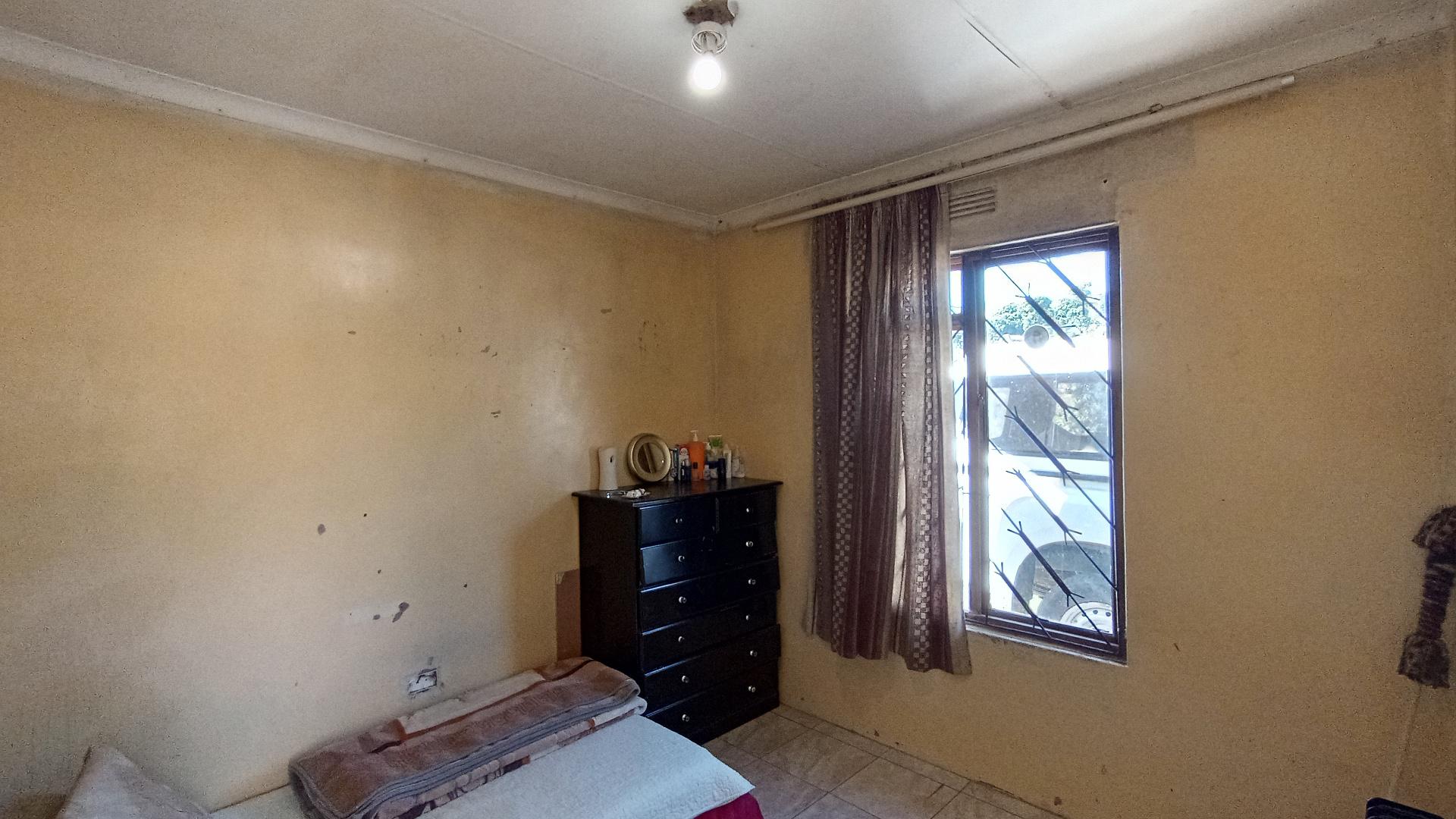 Bed Room 2 - 9 square meters of property in Umlazi