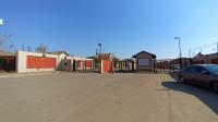 Front View of property in Bloubosrand