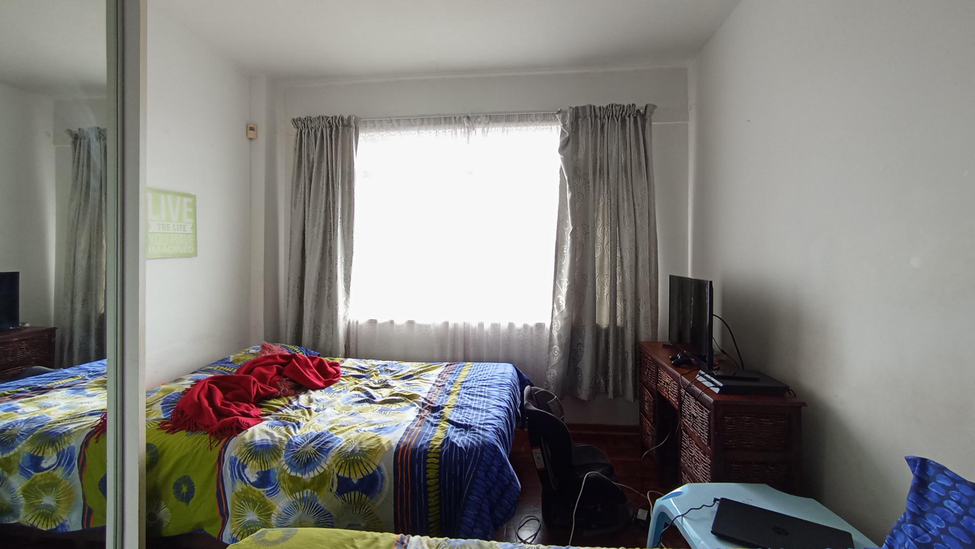 Bed Room 1 - 19 square meters of property in Florida North