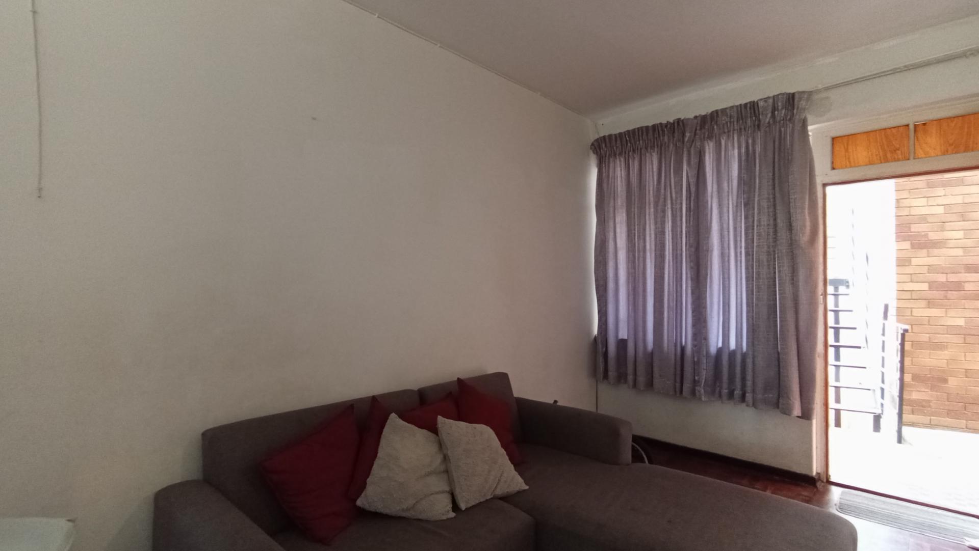 Dining Room - 9 square meters of property in Florida North