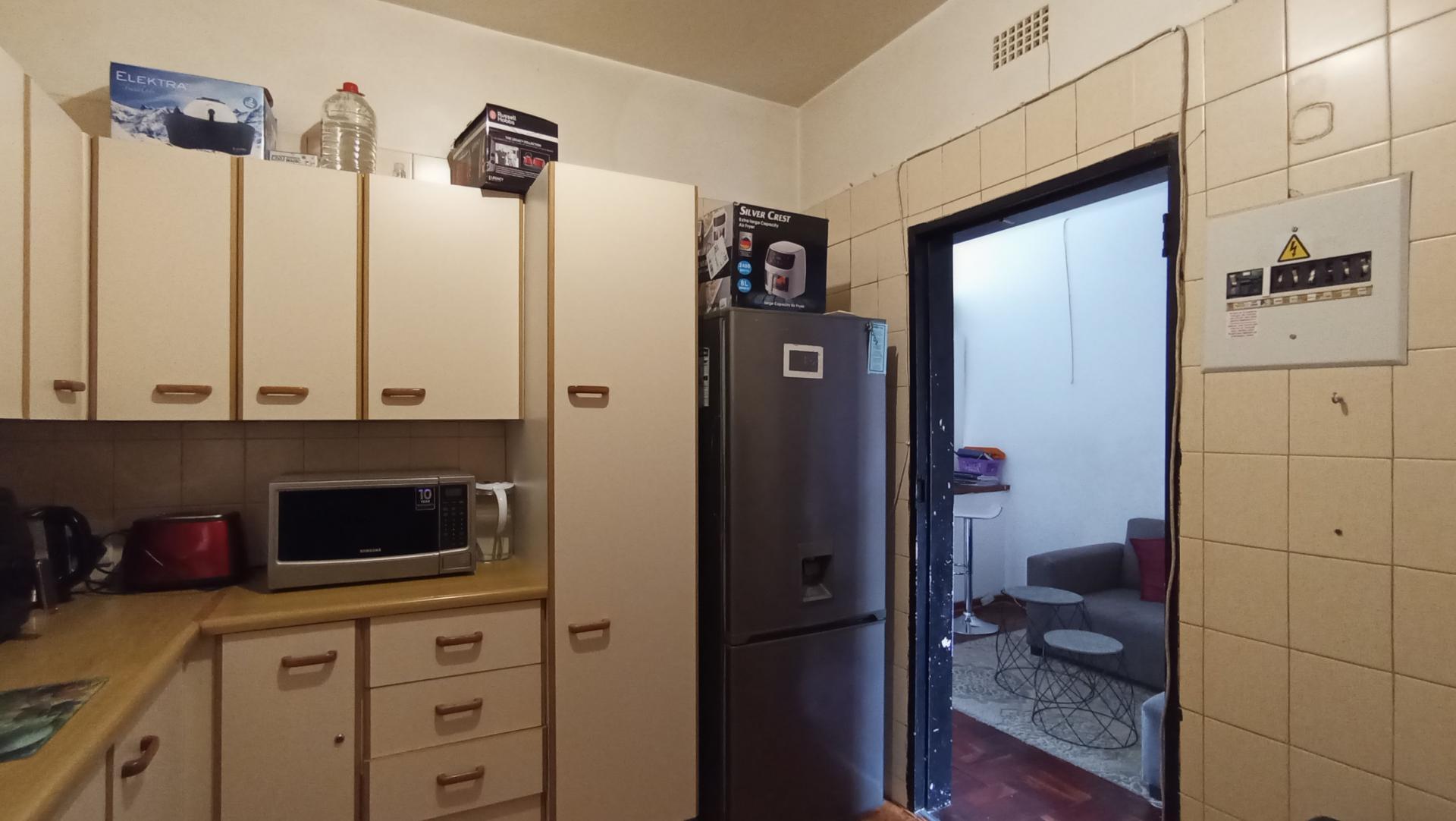 Kitchen - 10 square meters of property in Florida North