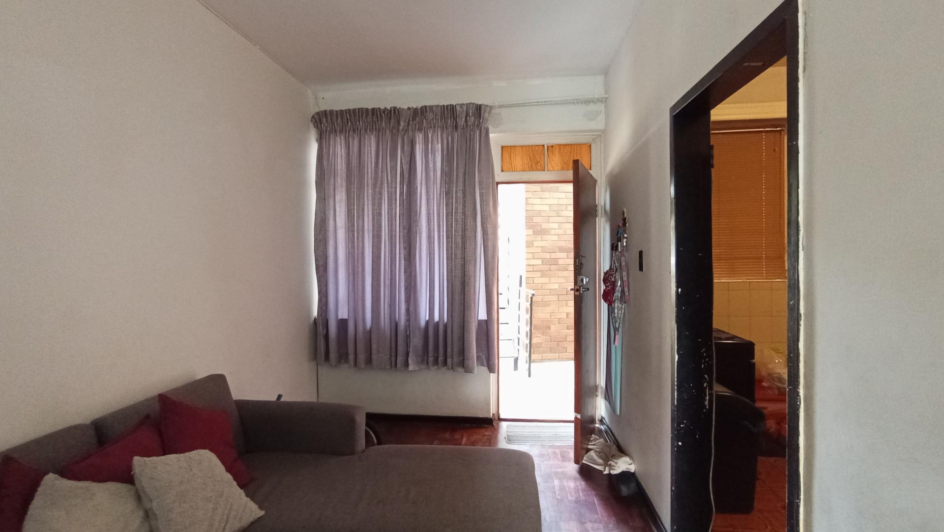 Dining Room - 9 square meters of property in Florida North