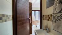 Guest Toilet - 2 square meters of property in Ebotse Golf and Country Estate