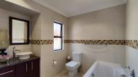 Bathroom 1 - 12 square meters of property in Ebotse Golf and Country Estate