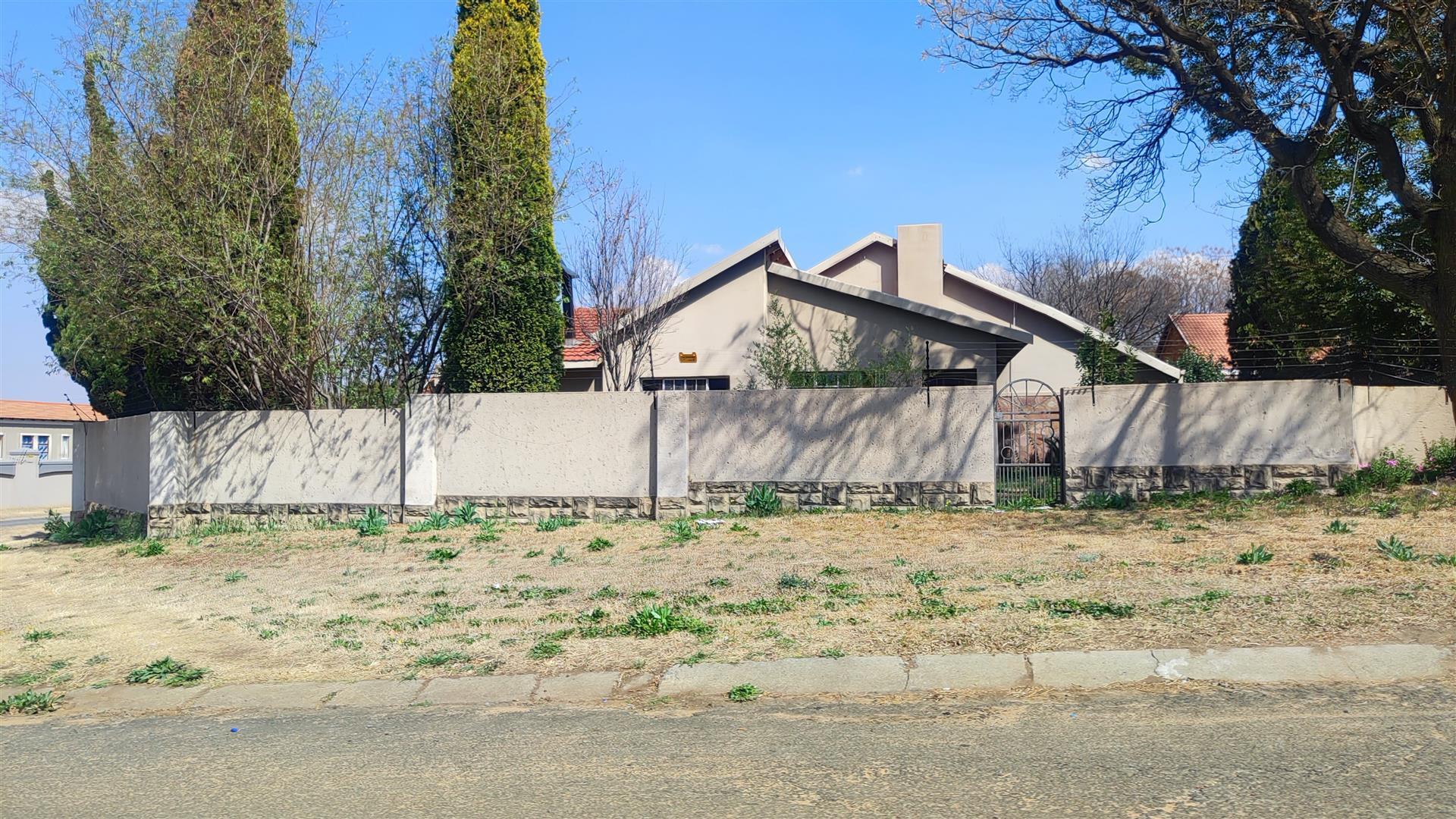 Front View of property in Heidelberg - GP