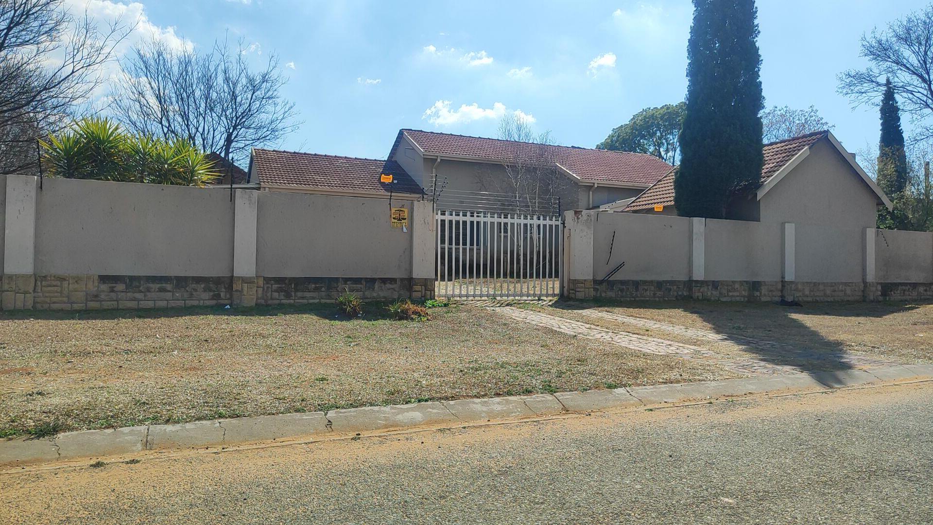 Front View of property in Heidelberg - GP
