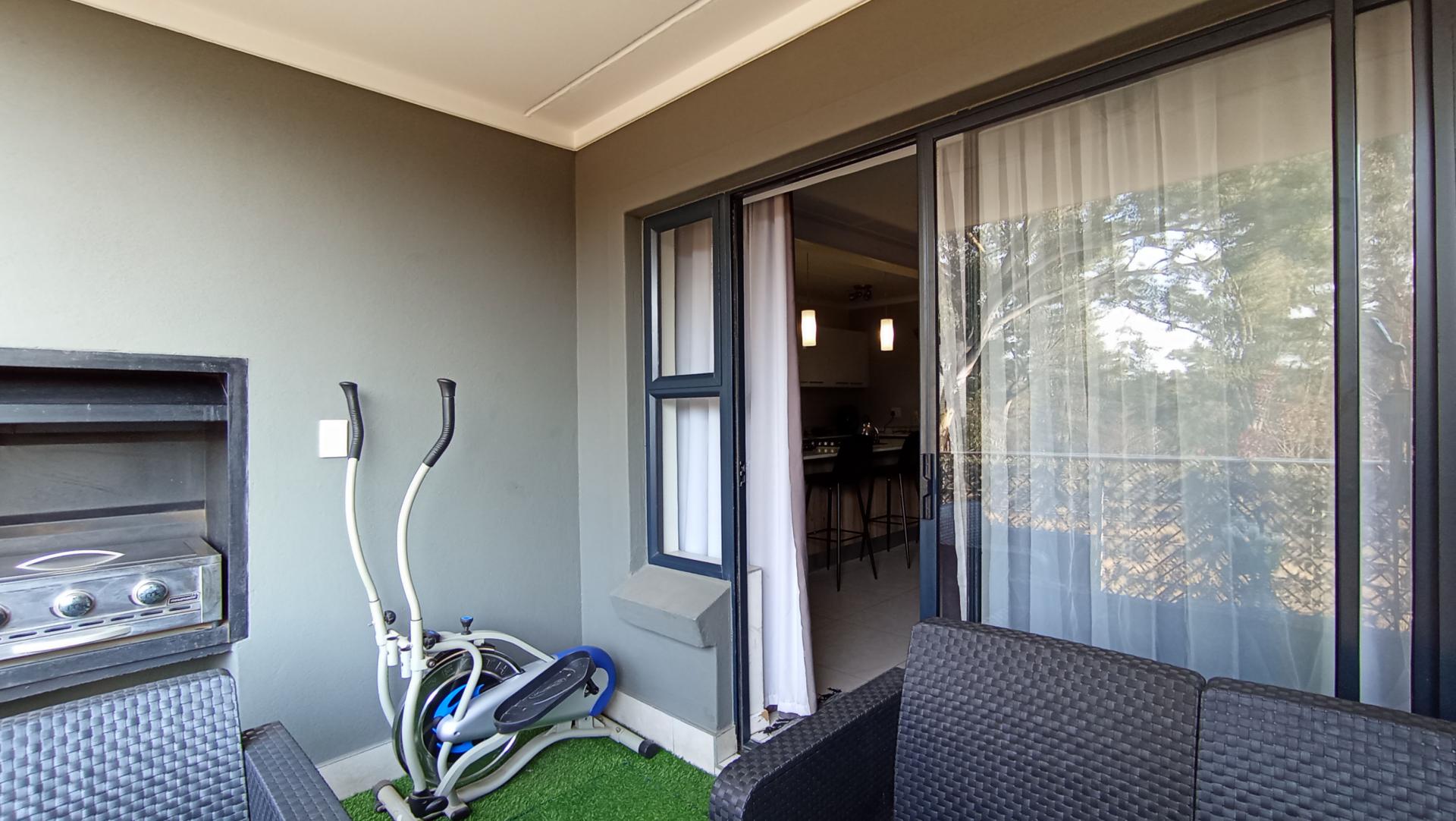 Balcony - 9 square meters of property in Longlake 