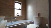 Bathroom 1 - 6 square meters of property in Longlake 