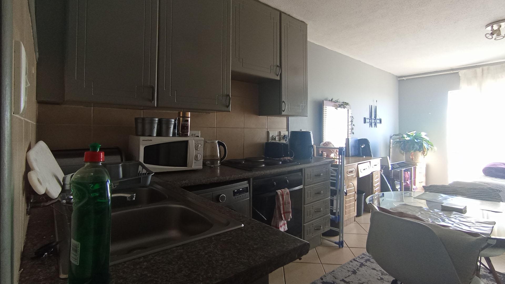 Kitchen - 11 square meters of property in Sagewood