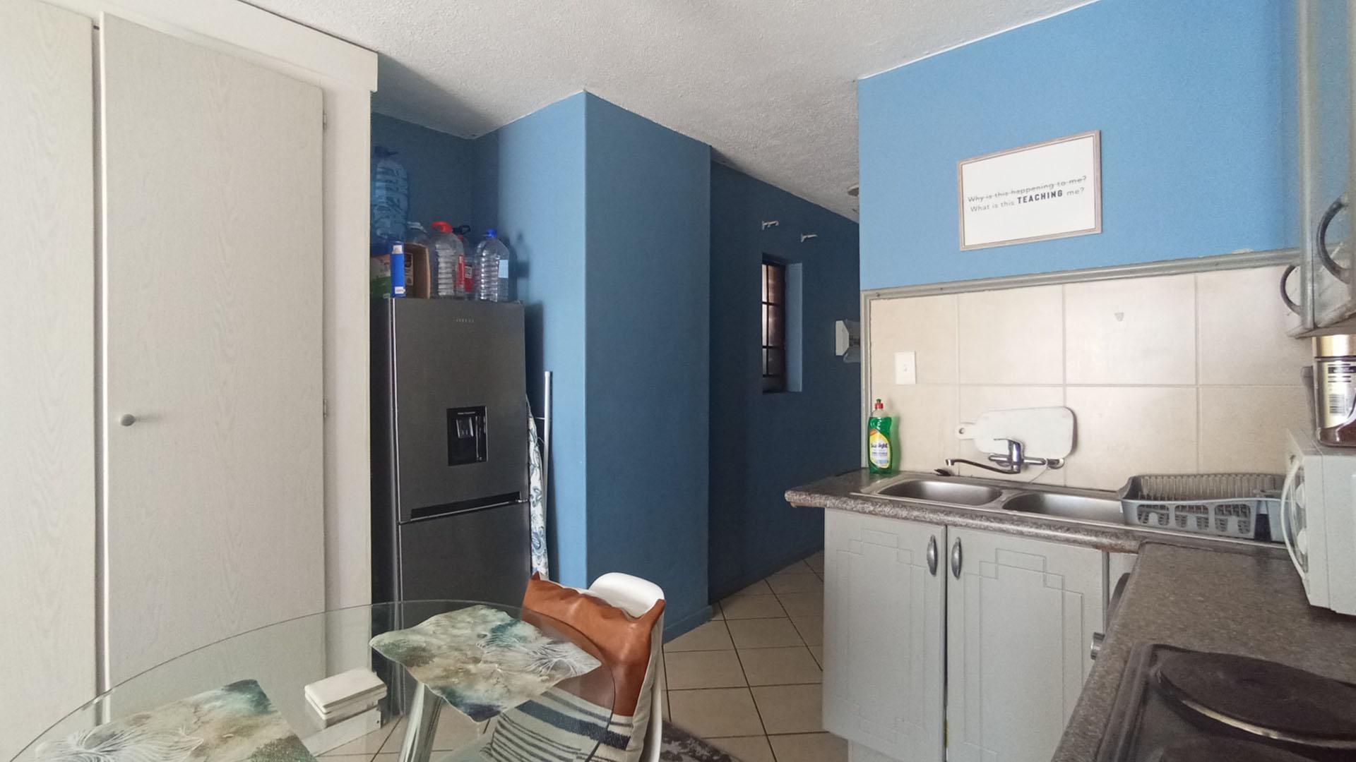 Kitchen - 11 square meters of property in Sagewood