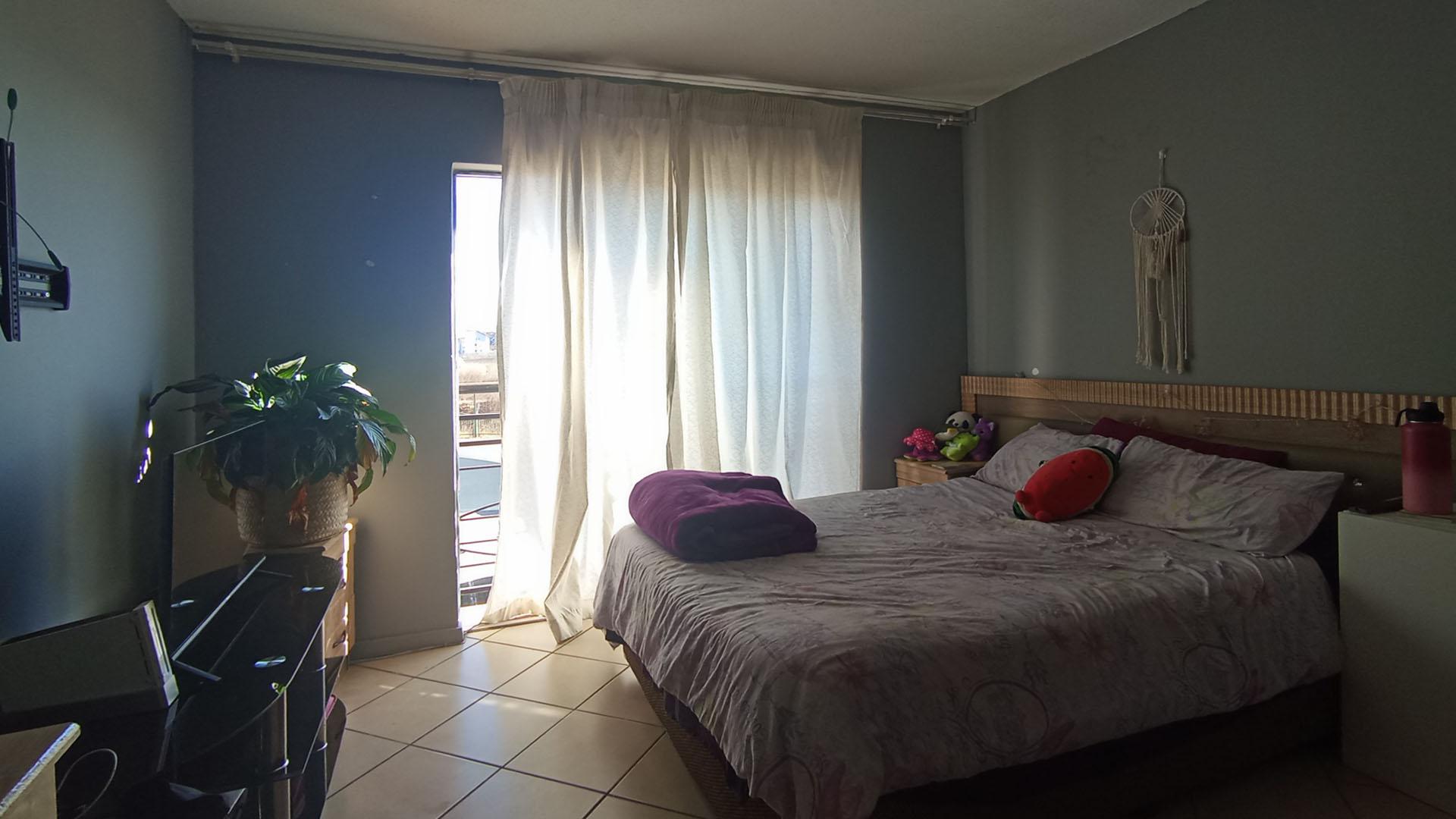 Bed Room 1 - 12 square meters of property in Sagewood