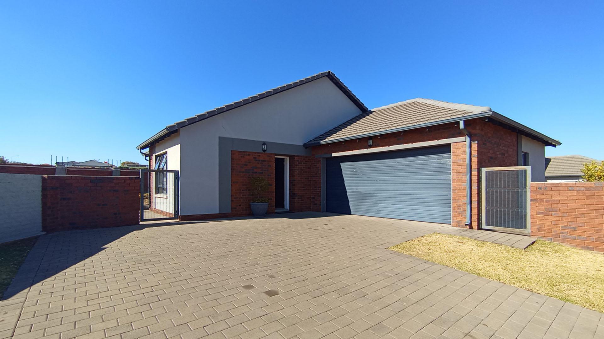 Front View of property in Amberfield