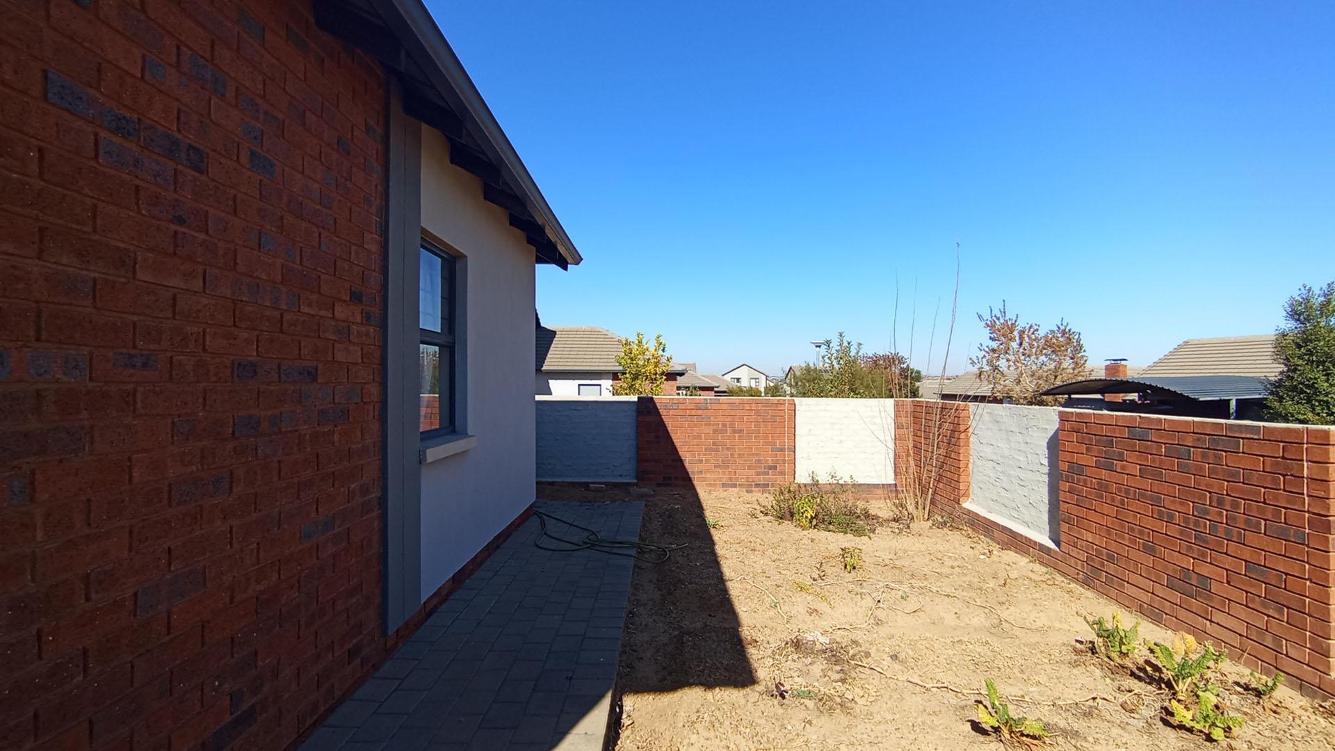 Front View of property in Amberfield