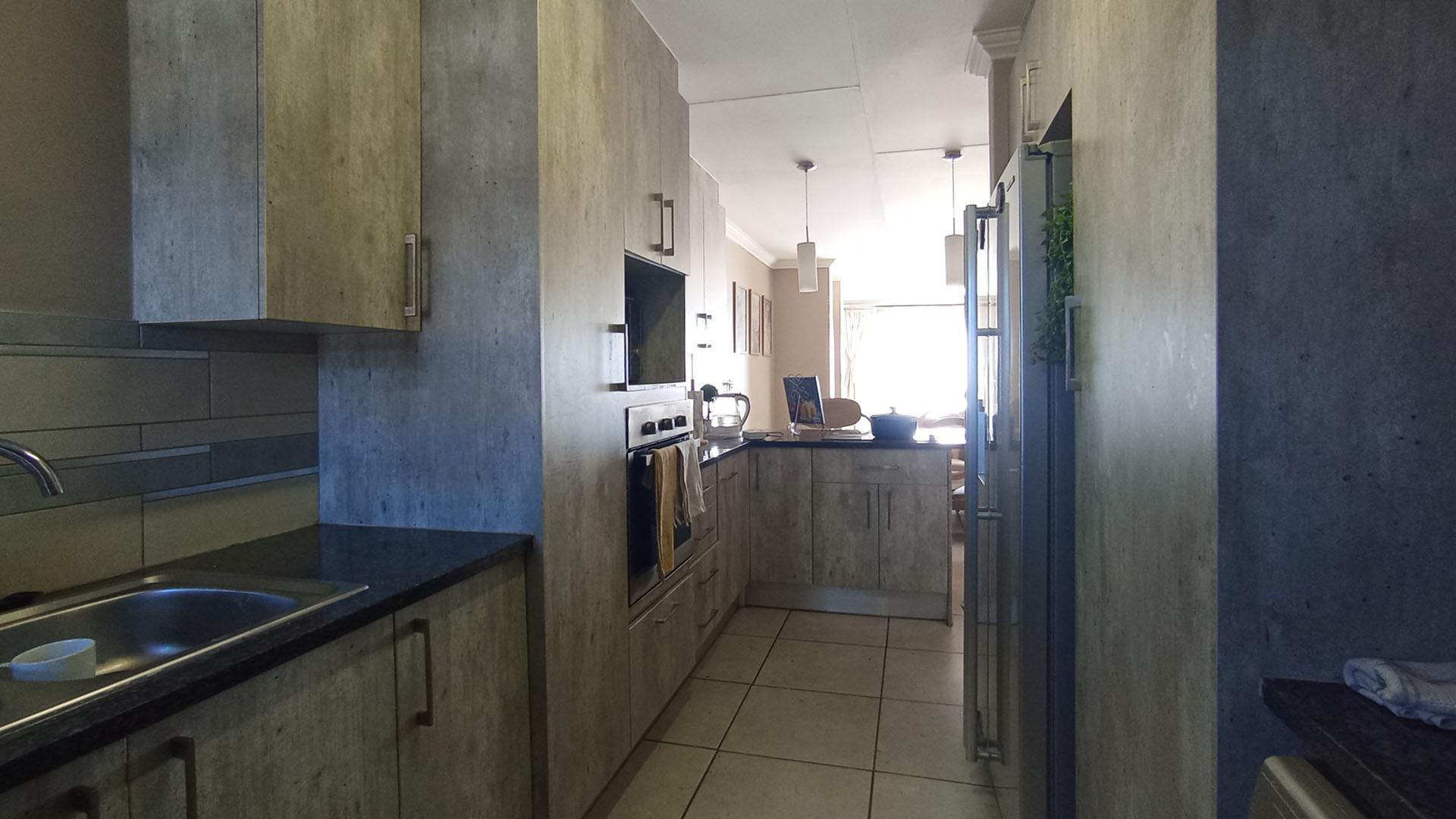 Kitchen - 12 square meters of property in Amberfield